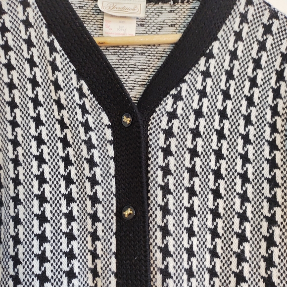 Vintage Cardigan; Black + White Houndstooth Knit - Picture 3 of 12